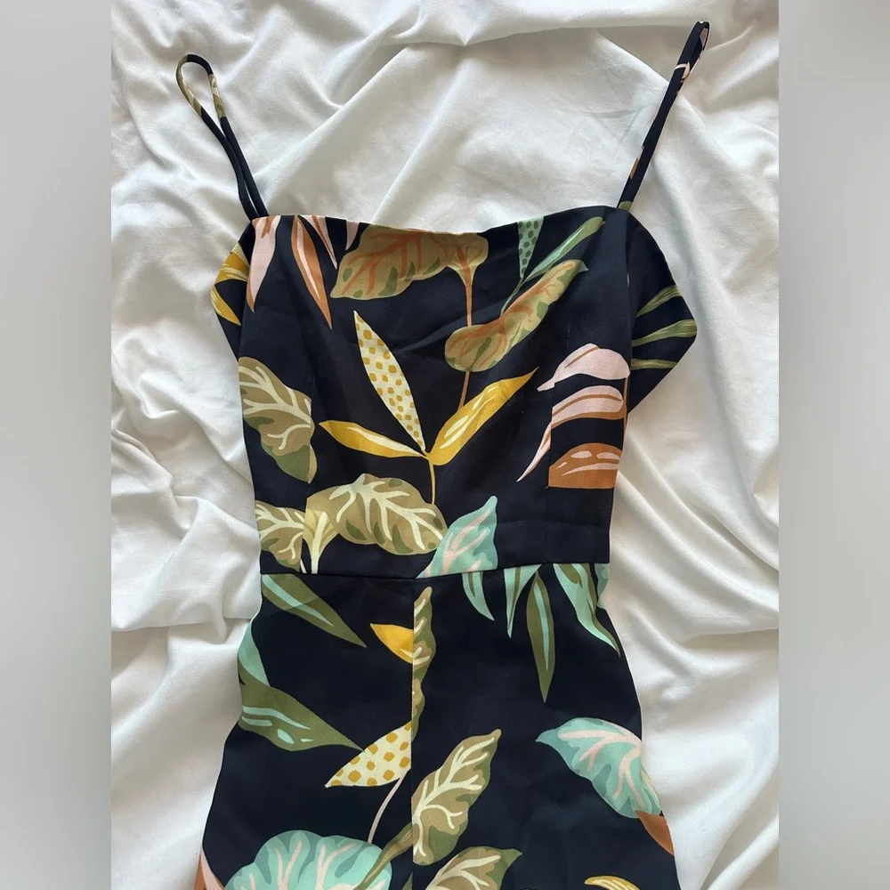 Elegant Black Floral Jumpsuit - Picture 2 of 5